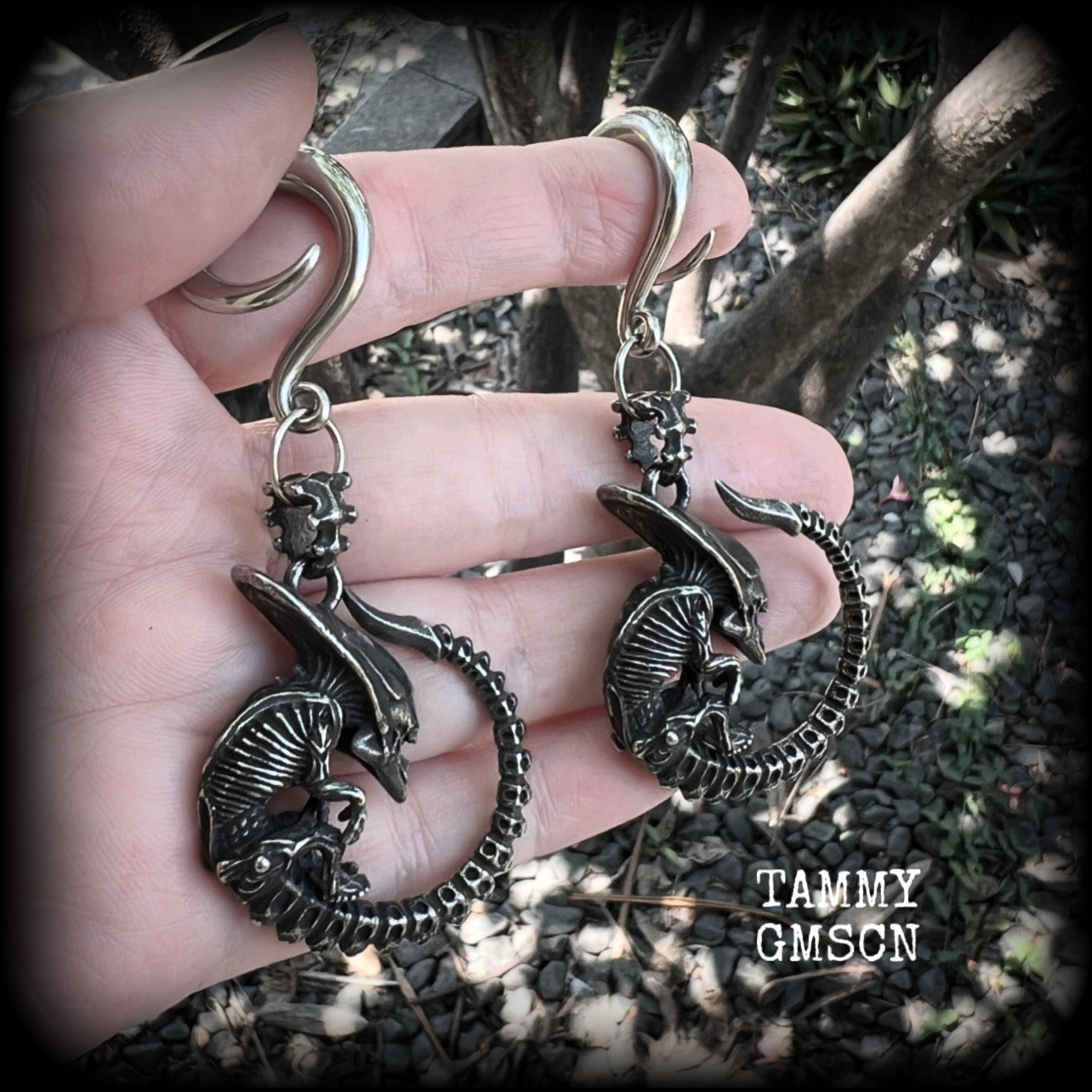 Alien Queen ear hangers-HR Giger Xenomorph ear weights