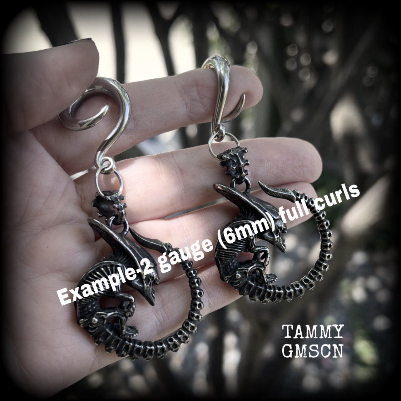 Alien Queen ear hangers-HR Giger Xenomorph ear weights