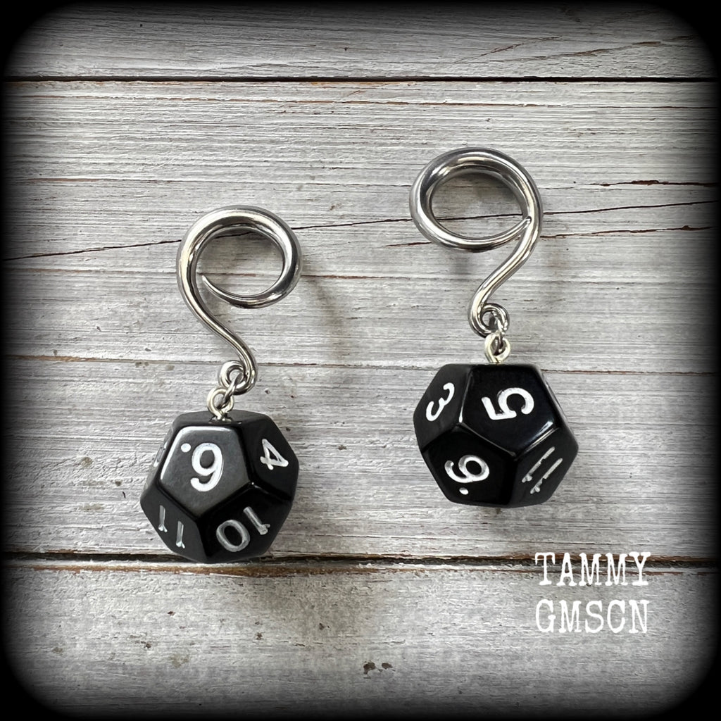 Gaming die-Dice gauged earrings