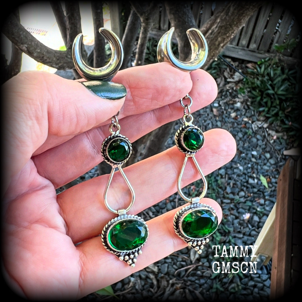 💚 Green quartz is associated with the heart chakra and is thought to awaken love, empathy, compassion.

This is a pair of gorgeous dangly dark green quartz and antique silver gauged earrings, weighing approx 8 grams a piece, nice and lightweight, and measuring just over 8cms from tip to tip.

These have been made on 9/16" gauge (14mm) surgical steel cradles, suitable for stretched lobes.
