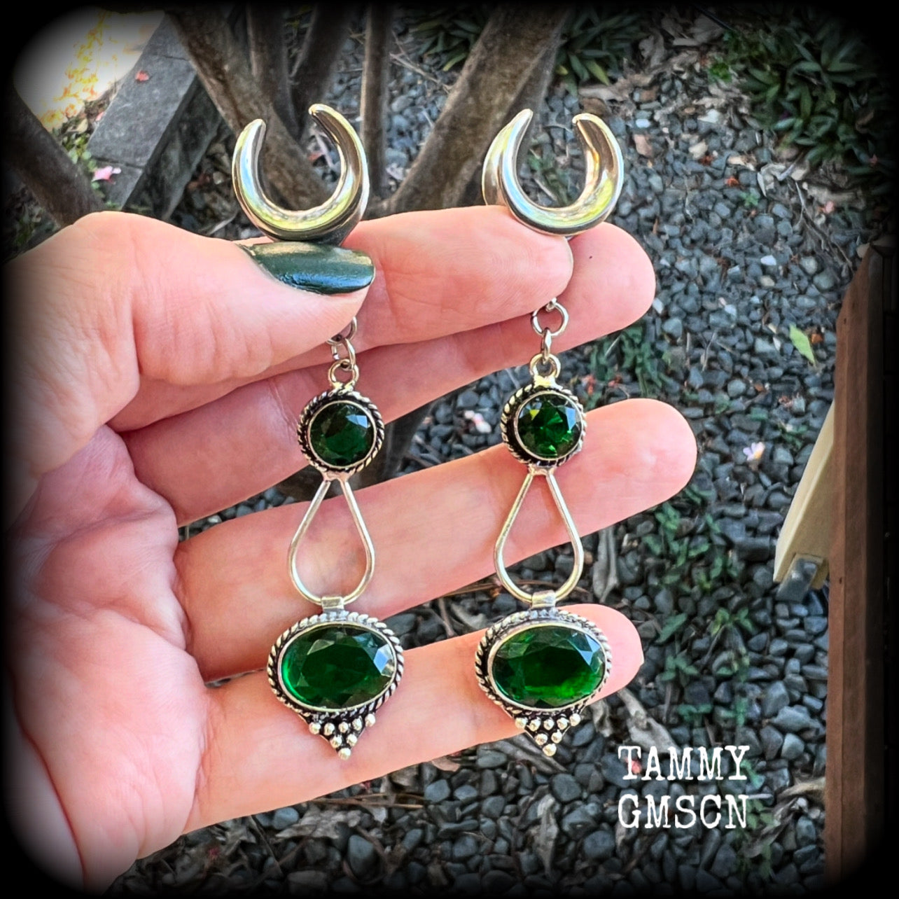 💚 Green quartz is associated with the heart chakra and is thought to awaken love, empathy, compassion.

This is a pair of gorgeous dangly dark green quartz and antique silver gauged earrings, weighing approx 8 grams a piece, nice and lightweight, and measuring just over 8cms from tip to tip.

These have been made on 9/16" gauge (14mm) surgical steel cradles, suitable for stretched lobes.