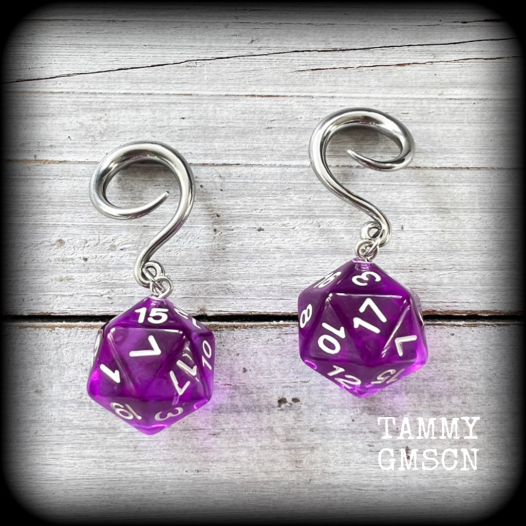 Gaming die-Dice gauged earrings