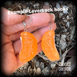 Orange earrings Fruit earrings Fruit salad earrings Orange segment earrings Vegan earrings Orange slice Pierced ears Ear gauges Tunnels Plugs Retro earrings Kitsch earrings
