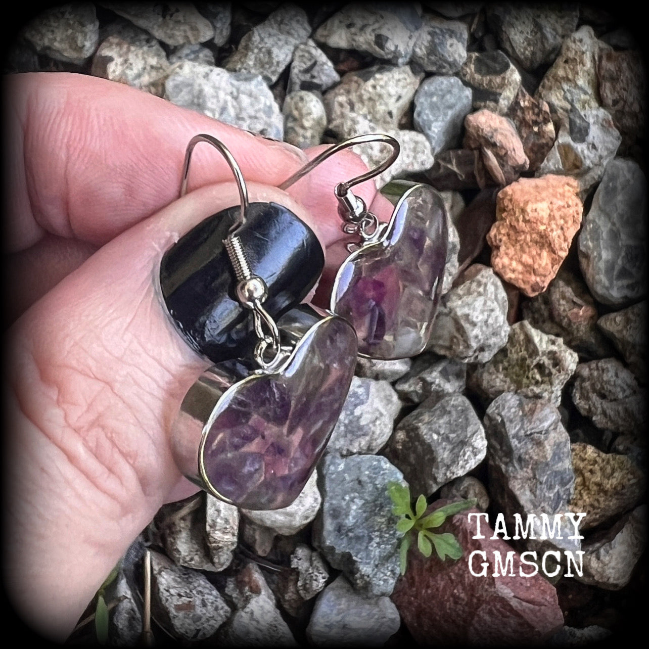 These beautiful gemstone earrings feature gorgeous amethyst gemstone chips set in a resin heart, are nice and lightweight at only 3 grams each and measure just on 4cms from tip to tip.

This pair have been made with stainless steel french hooks, for pierced ears.