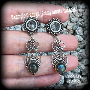 These gorgeous tunnel earrings have been made with beautiful labradorite gemstones in a boho antique silver setting, weighing approx 5 grams each and measure just under 5cms from tip to tip.  This pair has been made with 0 gauge (8mm) surgical steel ornate tunnels-suitable for stretched lobes.