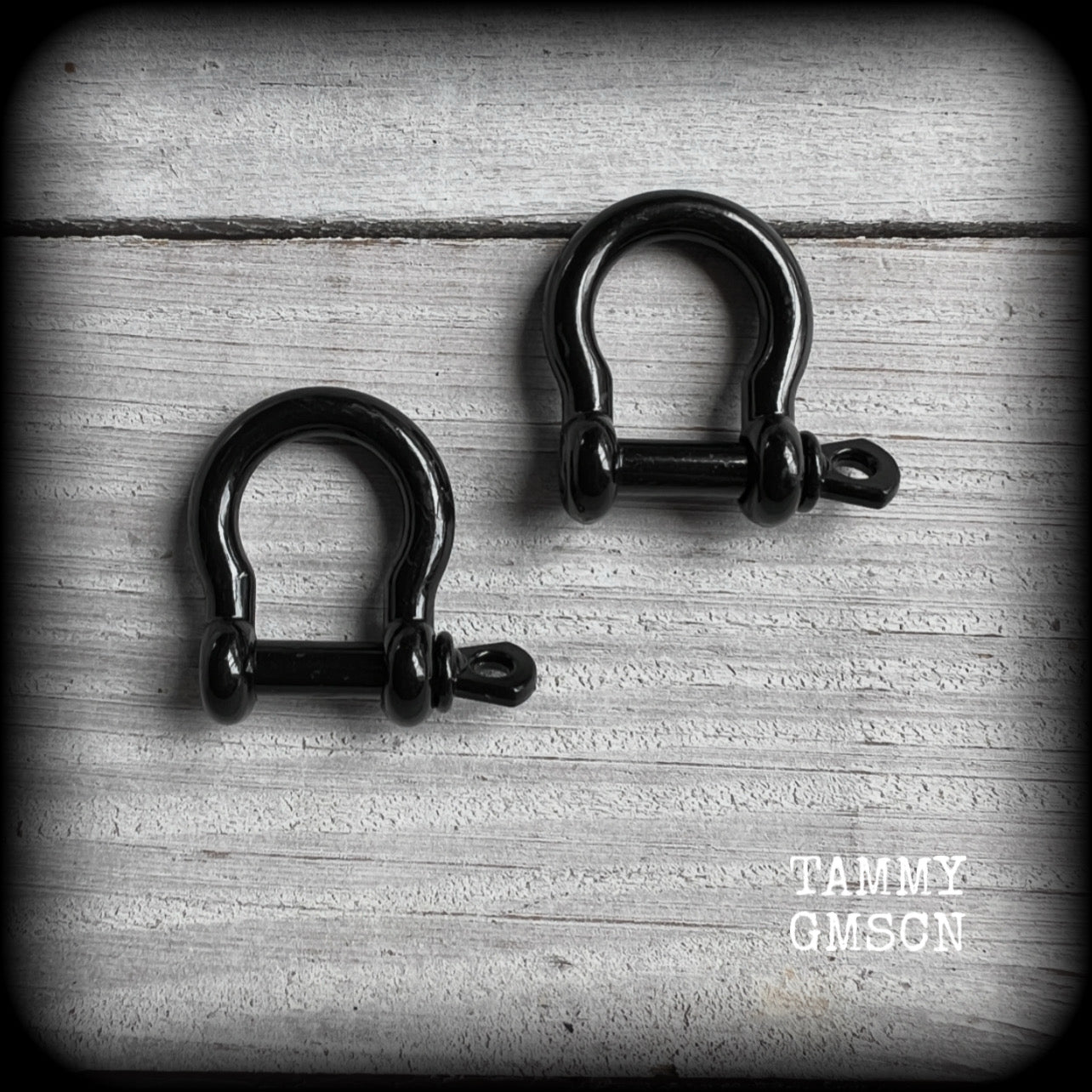 DIY industrial D shackles for ear weights-Black enamel