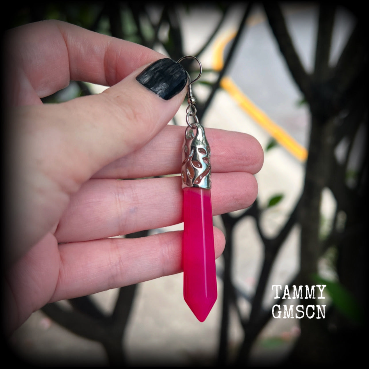 This listing is for a SINGLE hot pink agate earring, measuring just under 10cms from tip to tip and weighing in at 14 grams a piece.

This earring has been made with a stainless steel french hook-for pierced ears.