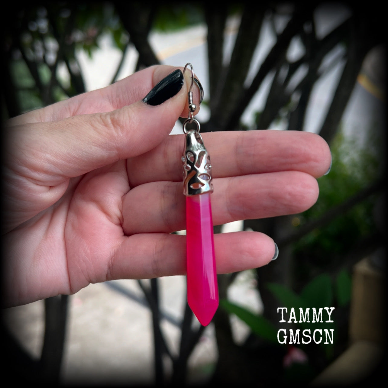 This listing is for a SINGLE hot pink agate earring, measuring just under 10cms from tip to tip and weighing in at 14 grams a piece.

This earring has been made with a stainless steel french hook-for pierced ears.