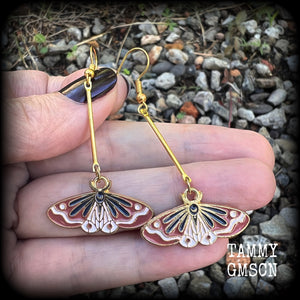 These cute little burnt orange and beige antique gold and enamel butterfly earrings measure in at just on 5.5cms from tip to tip, are nice and light weighing only a few grams each, made with antique gold french hooks, suitable for pierced ears.
