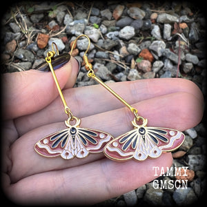 These cute little burnt orange and beige antique gold and enamel butterfly earrings measure in at just on 5.5cms from tip to tip, are nice and light weighing only a few grams each, made with antique gold french hooks, suitable for pierced ears.
