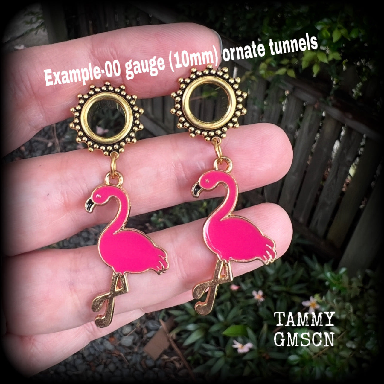 Pink flamingo earrings-Kitsch earrings