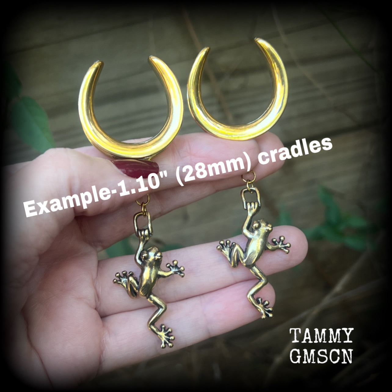 Brass tree frogs ear hangers-Frog gauged earrings