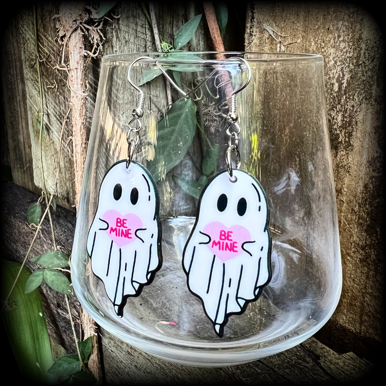 Ghost earrings Candy heart earrings Be mine earrings Halloween earrings Spooky cute earrings Gothic earrings Gothis jewelry Pastel goth earrings Pastelgoth jewelry Spectre Supernatural Ouija board Spirits Pierced ears Tunnels Plugs Stretched ears