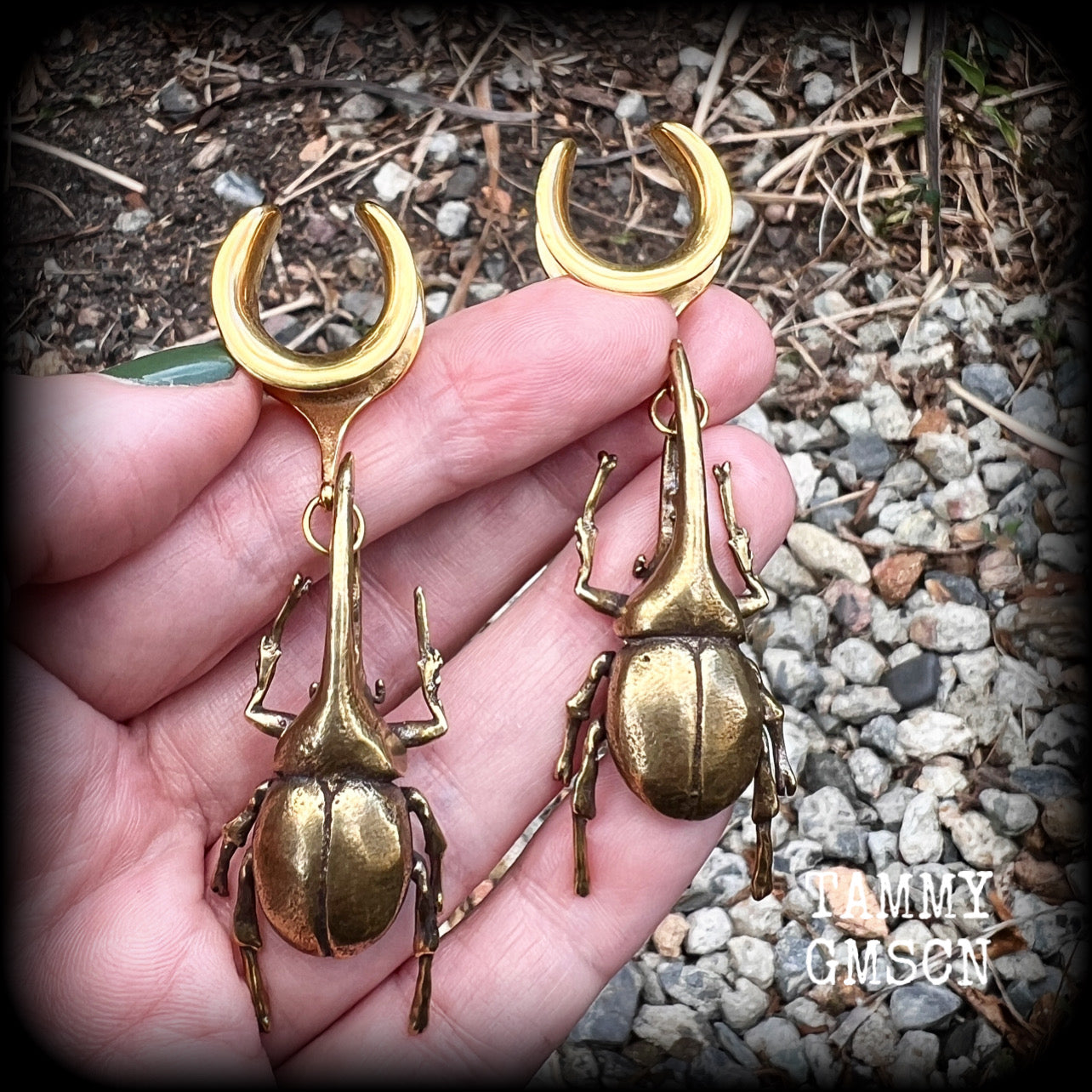 Brass rhinoceros beetle ear hangers Insect ear weights 5/8" 16mm gauge ear weights Brass ear weights 6g 2g 0g 00g 1/2" 9/16" 5/8" 3/4" 7/8" 1" 1.10" 1.18" Entomology Curiosities Shadow box Insect jewelry Bugs jewelry Moss goth