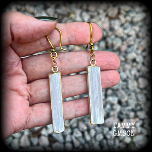 🔥 Selenite is named after the Greek Goddess of the Moon, Selene 🔥  These gorgeous minimalist earrings are nice and dangly, measuring approx 7.5cms from tip to tip, and nice and lightweight, weighing around 6 grams each.   This pair has been made on small antique gold shephard hooks to be worn through silicone earlets from 8 gauge (3mm).