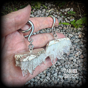 These gorgeous gauged earrings feature beautiful raw clear quartz pieces, measuring just under 7cms from tip to tip, and weighing approx 30 grams each.   This pair has been made on 2 gauge (6mm) surgical steel full curl hooks, suitable for stretched lobes.