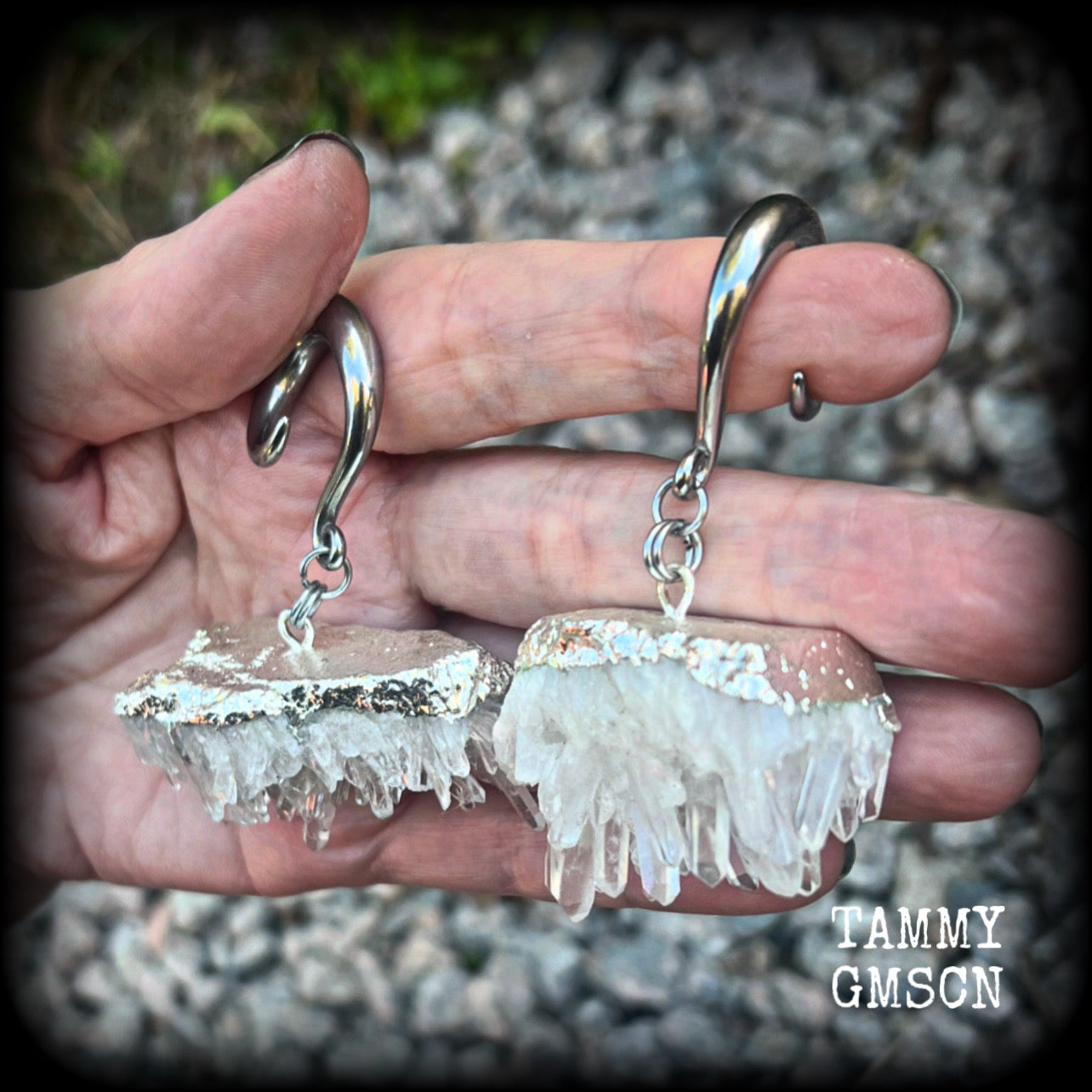 These gorgeous gauged earrings feature beautiful raw clear quartz pieces, measuring just under 7cms from tip to tip, and weighing approx 30 grams each.   This pair has been made on 2 gauge (6mm) surgical steel full curl hooks, suitable for stretched lobes.