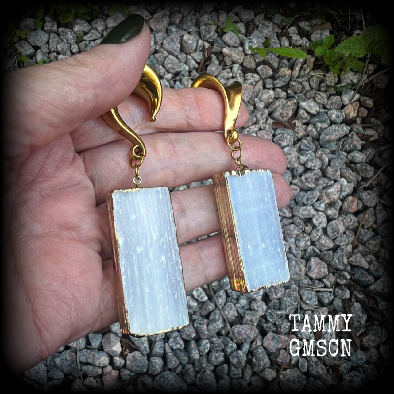 🔥 Selenite is named after the Greek Goddess of the Moon, Selene 🔥

Measuring approx 7.5 from tip to tip, and weighing around 23 grams each a piece, these gauged earrings are simply beautiful!

This pair has been made on 5/8" gauge (16mm) surgical steel saddle hooks, to be worn in stretched lobes.