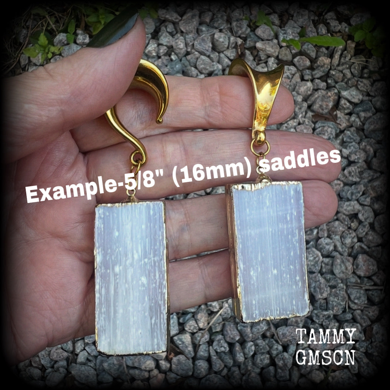 🔥 Selenite is named after the Greek Goddess of the Moon, Selene 🔥

Measuring approx 7.5 from tip to tip, and weighing around 23 grams each a piece, these gauged earrings are simply beautiful!

This pair has been made on 5/8" gauge (16mm) surgical steel saddle hooks, to be worn in stretched lobes.