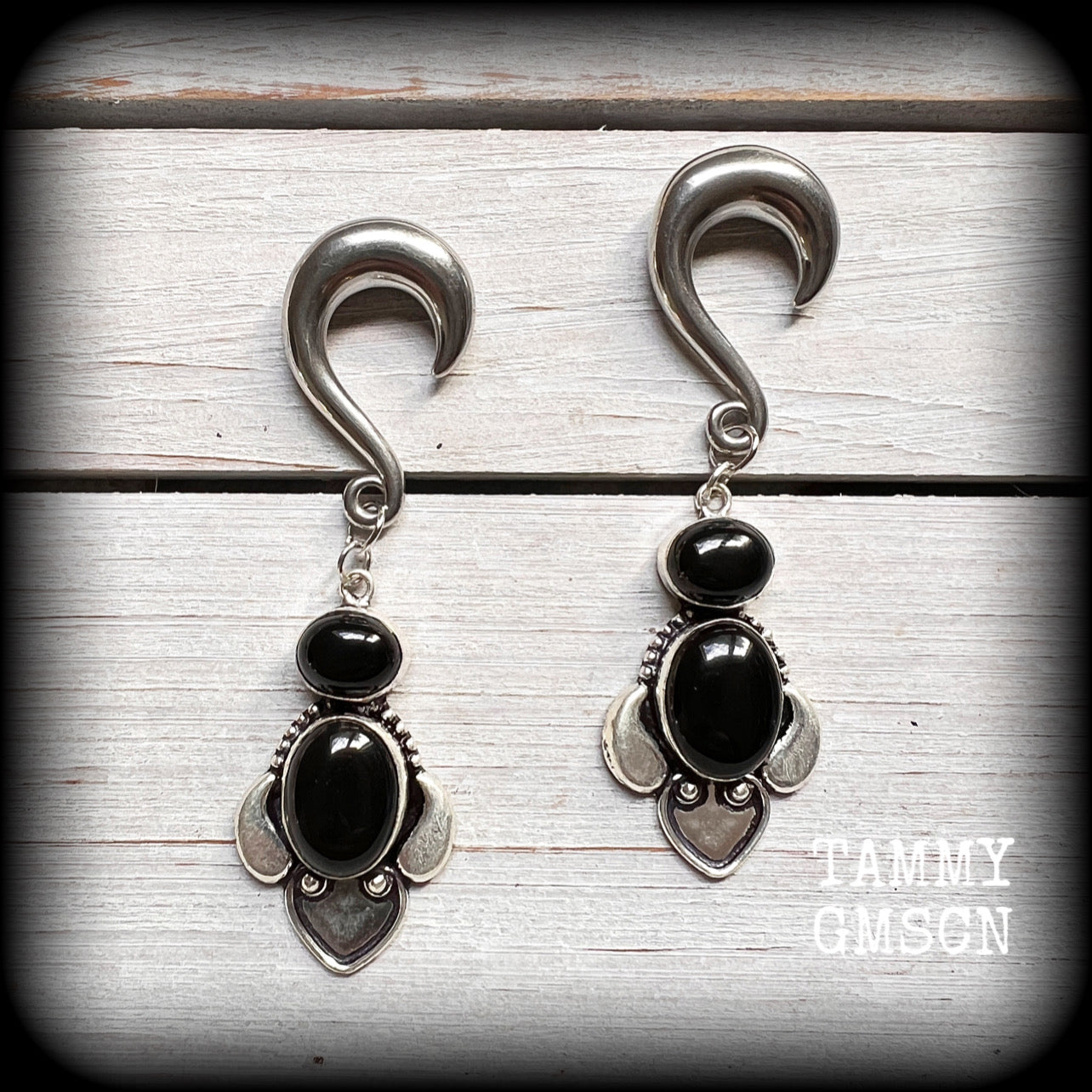 Black onyx gauged earrings-Hanging gauges