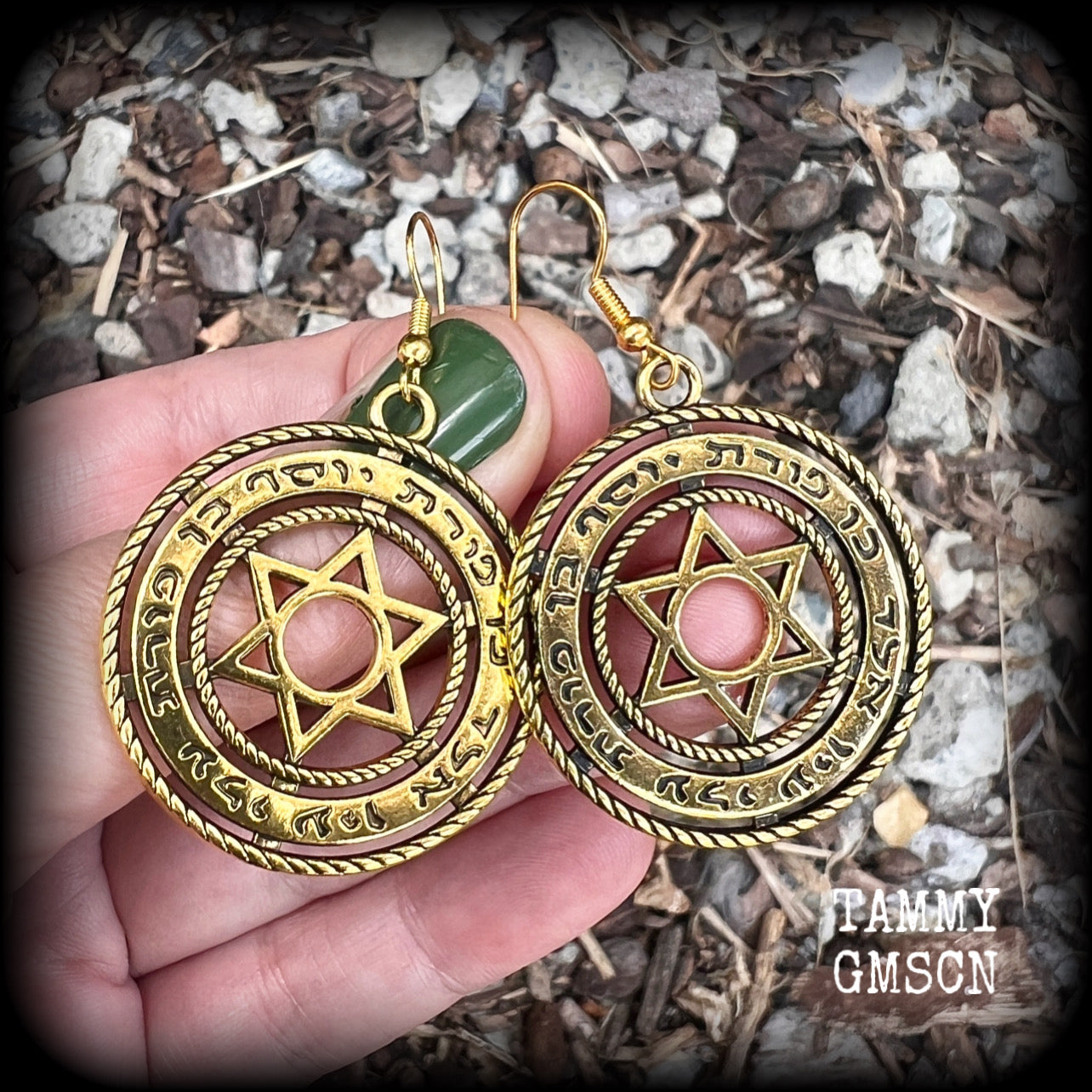 These gorgeous antique gold earrings feature the Star of David enclosed in the Shema Yisrael prayer. Measuring just on 8 grams a piece, these earrings are nice and dangly, measuring 6cms from tip to tip.

Made with antique gold french hooks.