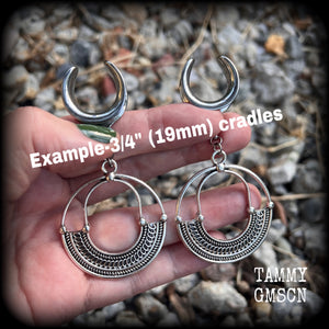 Inspired by Ishtar, Mesopotamian Goddess of love, beauty, sex and war, these gorgeous gauged earrings measure 7.5 cms from tip to tip, and weigh approx 13 grams a piece.
This pair have been made on 3/4” gauge (19mm) surgical steel cradles, suitable for stretched lobes.