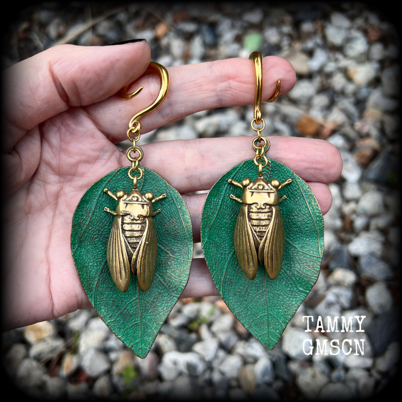 Brass cicada ear hangers Insect ear weights 6 gauge ear weights Brass ear weights Gauged earrings 6mm 8mm 10mm 12mm 14mm 16mm 19mm 22mm 25mm 28mm 30mm Stretched ears Stretched lobes Insect earrings Bugs earrings Cottagecore earrings Fairycore earring