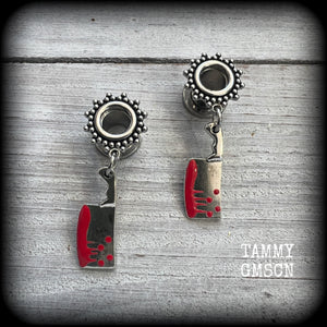 Featuring classic b l o o d i e d antique silver meat cleavers, these horror punk inspired gauged earrings weigh in at only 5 grams a piece, and measure 4cms from tip to tip.

This pair has been made on 0 gauge (8mm) surgical steel screw fit ornate tunnels, to be worn in stretched lobes.