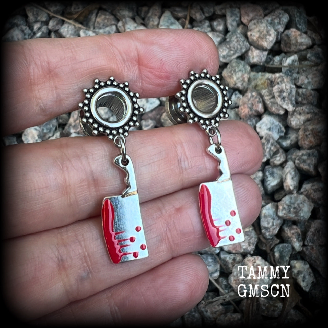 Featuring classic b l o o d i e d antique silver meat cleavers, these horror punk inspired gauged earrings weigh in at only 5 grams a piece, and measure 4cms from tip to tip.

This pair has been made on 0 gauge (8mm) surgical steel screw fit ornate tunnels, to be worn in stretched lobes.