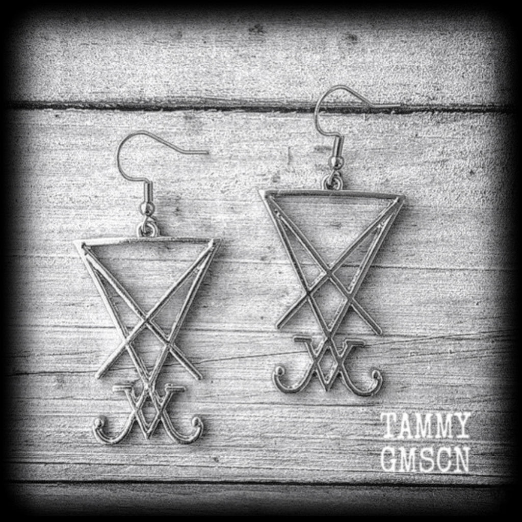 Sigil jewelry Sigil jewellery Sigil of Lucifer earrings Sigil of Lucifer jewellery Ritual jewelry Ritual tools Occult jewelry Occult tools Satanic jewelry Satanic accessories Luciferian Satanic Dark art Dark magick Black magick Demons Demonology 