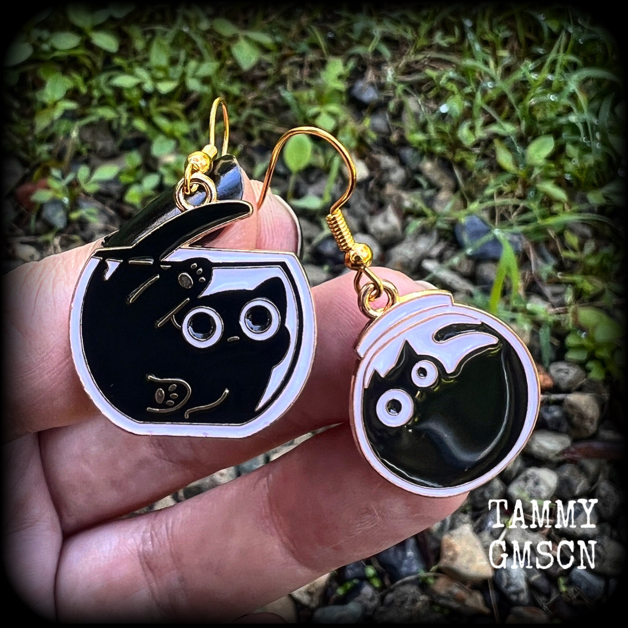 Black cat earrings-Novelty earrings