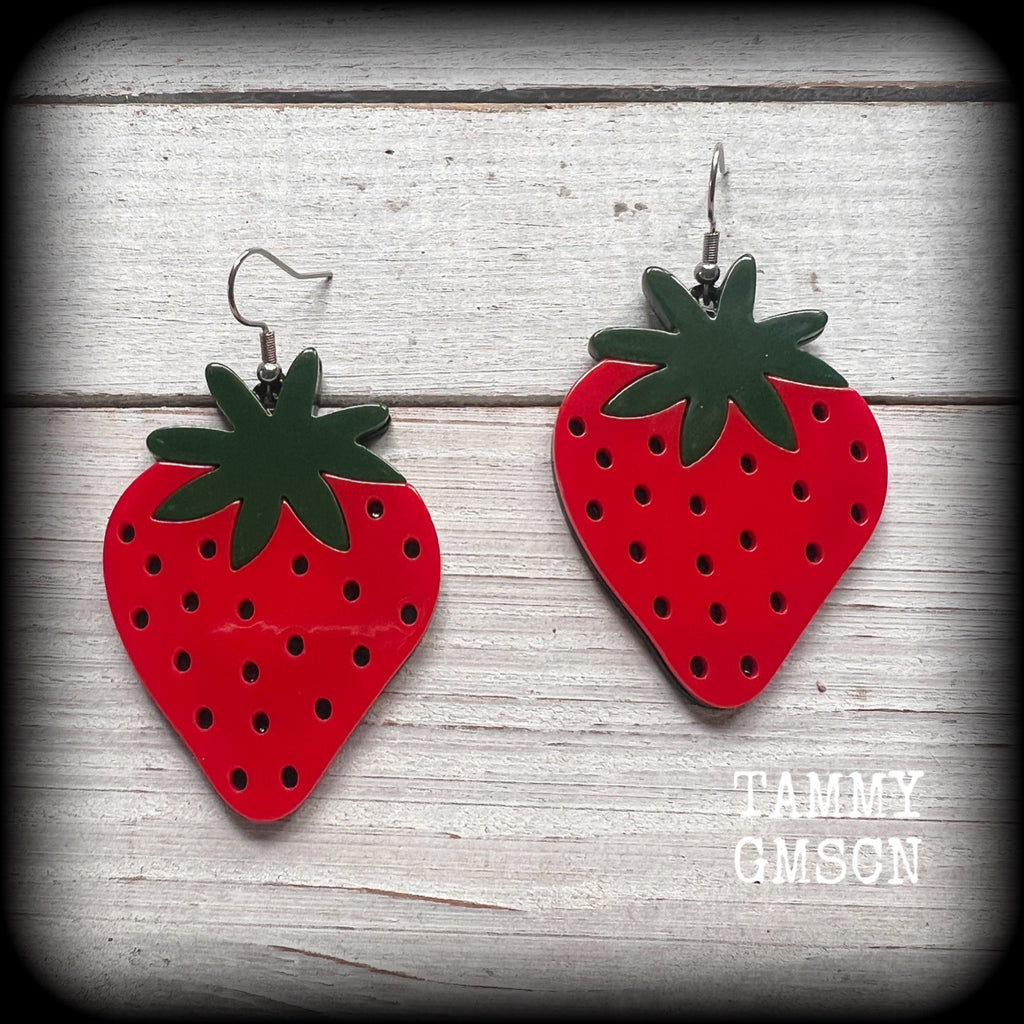 Strawberry earrings Fruit earrings Kitsch earrings Retro earrings Tunnels MCM jewelry Vegan Pierced ears Gauges Retro jewelry Fruit salad Bright earrings Novelty earrings Retro jewellery Kitsch jewellery Rockabilly earrings Rockabilly jewellery