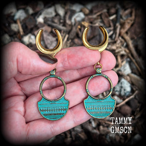 Inspired by Ishtar, Mesopotamian Goddess of love, beauty, sex and war, these beautiful tribal gauged earrings are nice and light weight, weighing approx 7 grams a piece, and measure just under 7cms from tip to tip.
This pair has been made on 5/8” gauge (16mm) surgical steel cradles, to be worn in stretched lobes.