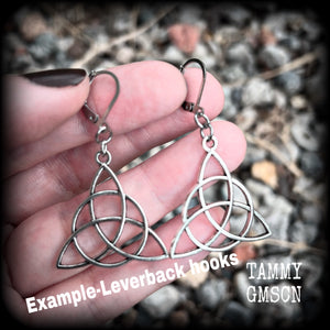 These beautiful antique silver Trinity knot earrings are nice and light weight, weighing only a few grams each, and nice and dangly, measuring just on 5cms from tip to tip. This pair has been made on stainless steel leverback hooks