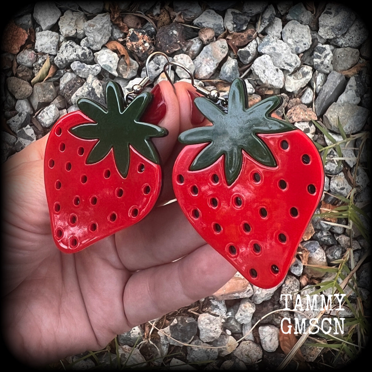 Strawberry earrings Fruit earrings Kitsch earrings Retro earrings Tunnels MCM jewelry Vegan Pierced ears Gauges Retro jewelry Fruit salad Bright earrings Novelty earrings Retro jewellery Kitsch jewellery Rockabilly earrings Rockabilly jewellery