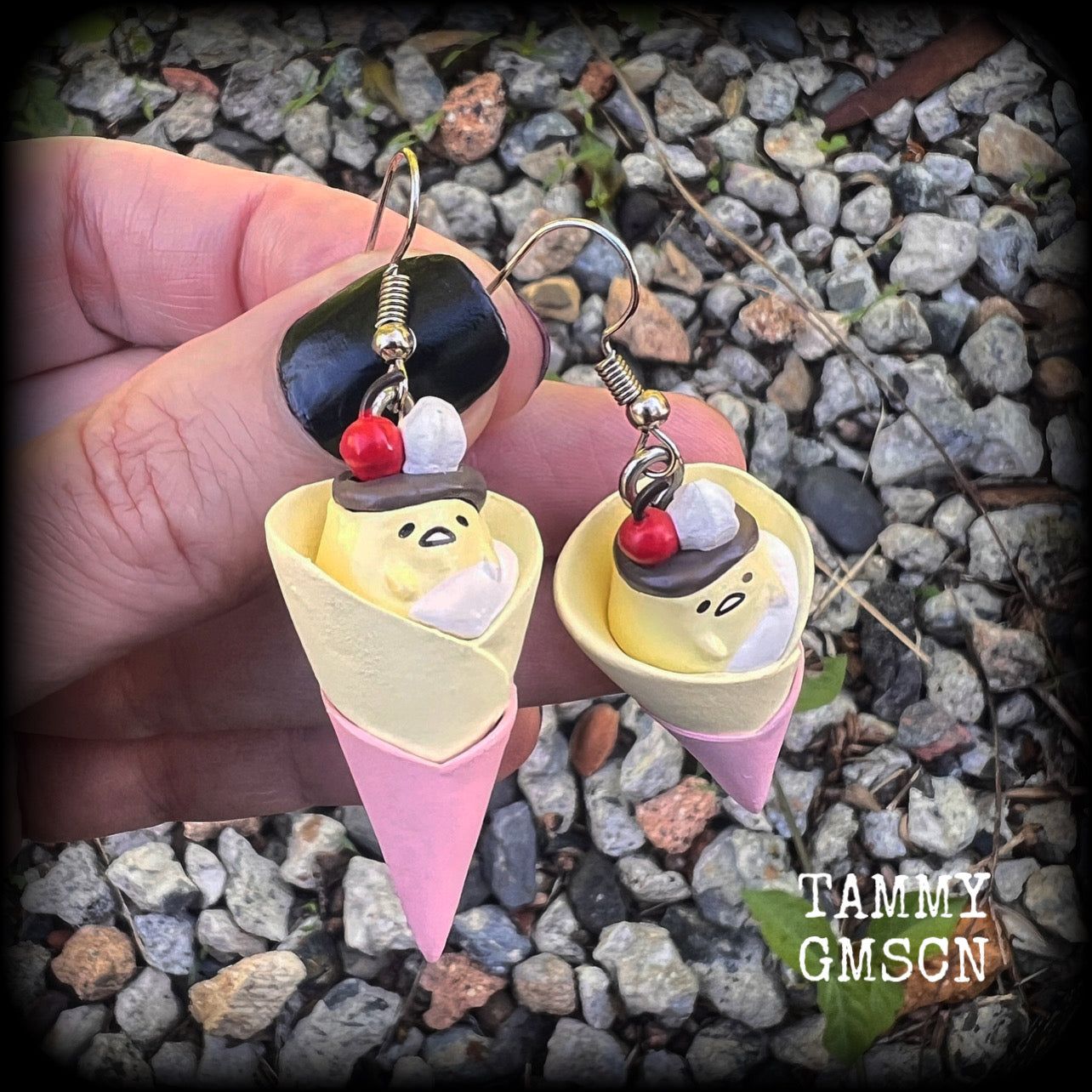 Gudetama dessert earrings