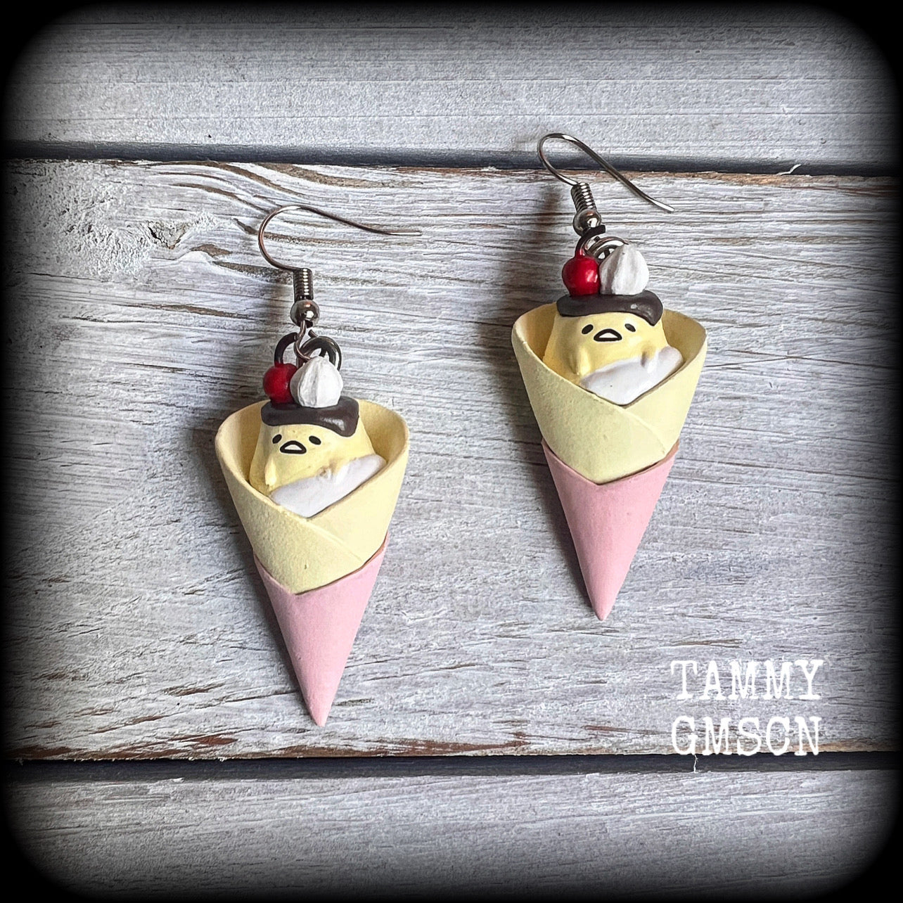 Gudetama crepe earrings