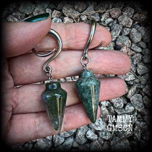 This is a pair of gorgeous forest green moss jasper gauged earrings, weighing in at approx 10 grams each, and measuring just on 6 cms from tip to tip.
This pair has been made with 6 gauge (4mm) surgical steel full curl hooks, suitable for stretched lobes. 