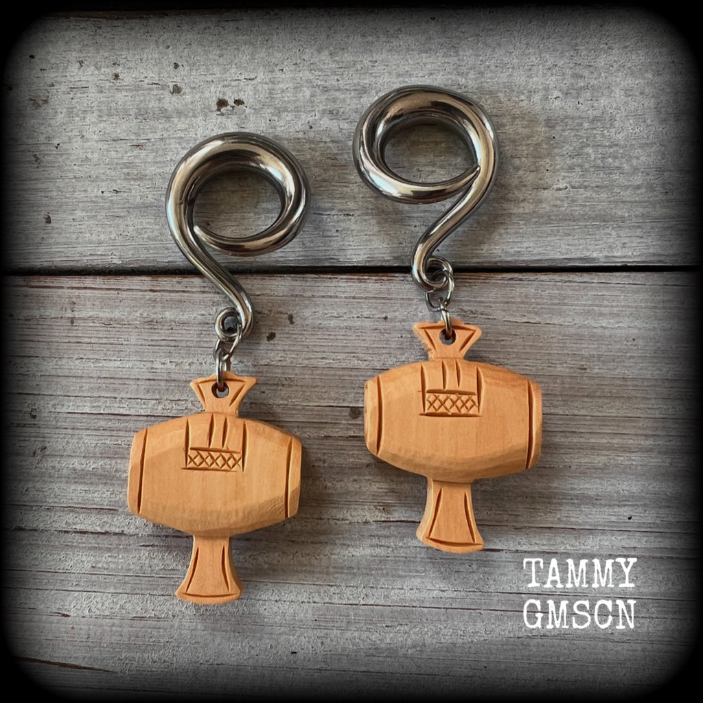 🔥 The lucky mallet is part of Japanese folklore. Uchide no kozuchi is a legendary Japanese "magic hammer" which can "tap out" anything wished for. This treasure is also known as "magic wishing mallet", "lucky hammer", and "the mallet of fortune" 🔥

These earrings feature a hand carved peach wood lucky mallet, measuring just on 6.5 cms from tip to tip and weighing approx 10 grams each.

This pair have been made with 2 gauge (6mm) surgical steel full curl hooks, to be worn in stretched lobes.
