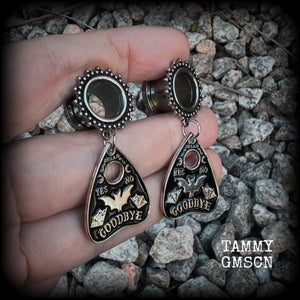 These gorgeous spooky tunnel dangles feature cute black enamel bat planchette charms, are nice and lightweight-weighing only 6 grams each and measure just under 5cms from tip to tip.  This pair have been made on 1/2” (12mm) gauge ornate surgical steel screw fit tunnels.