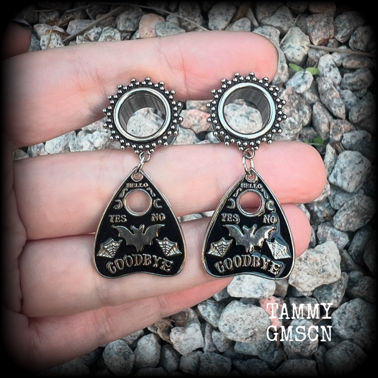 These gorgeous spooky tunnel dangles feature cute black enamel bat planchette charms, are nice and lightweight-weighing only 6 grams each and measure just under 5cms from tip to tip.  This pair have been made on 1/2” (12mm) gauge ornate surgical steel screw fit tunnels.