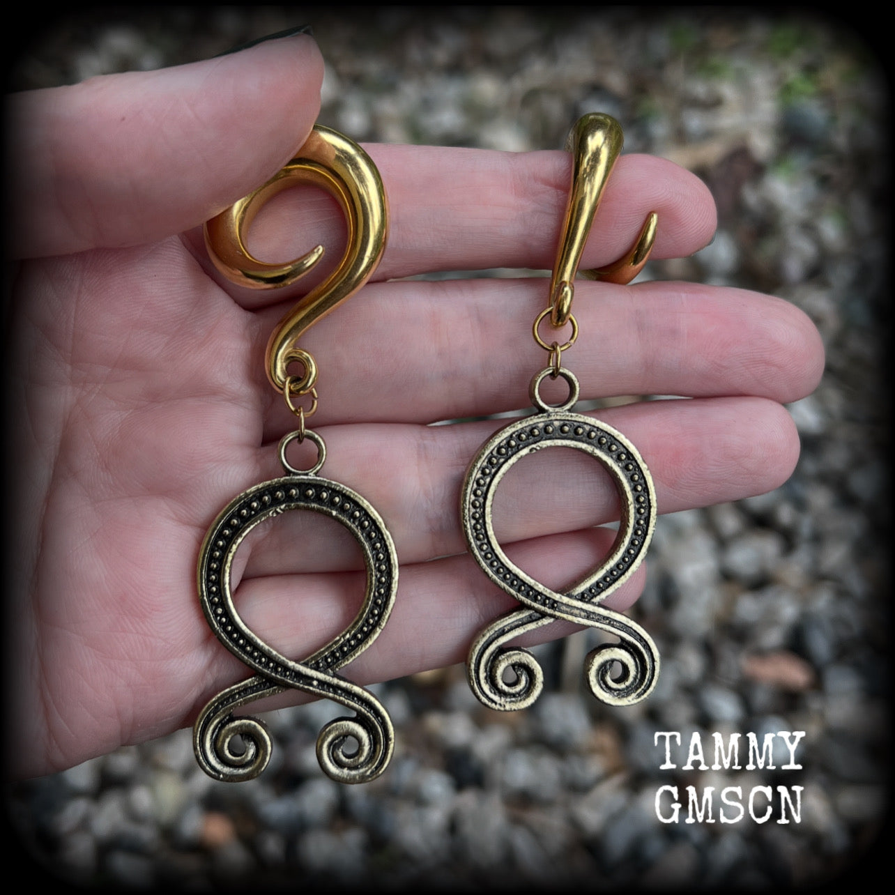 These beautiful gauged earrings feature antique gold troll cross pendants, weighing approx 24 grams each, and are nice and dangly, measuring just on 8.5cms from tip to tip. This pair have been made on 0 gauge (8mm) surgical steel full curl hooks.