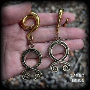 These beautiful gauged earrings feature antique gold troll cross pendants, weighing approx 24 grams each, and are nice and dangly, measuring just on 8.5cms from tip to tip. This pair have been made on 0 gauge (8mm) surgical steel full curl hooks.