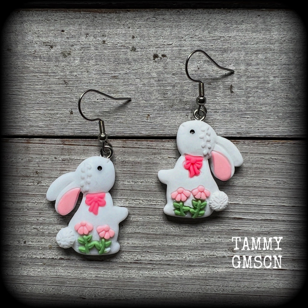 These adorable earrings feature a cute white cottagecore inspired easter bunny, are are super lightweight weighing in at only a few grams each, and measure just on 5cms from tip to tip. This pair has made on stainless steel french hooks.