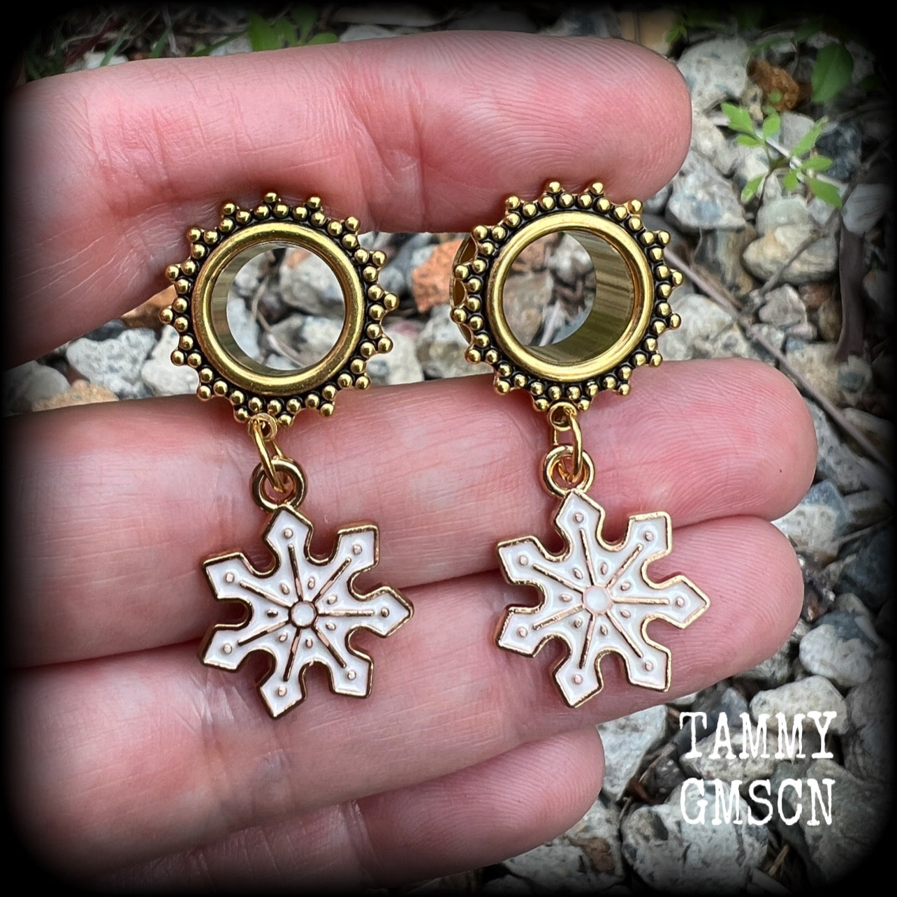 Snowflake tunnels earrings Snowflake tunnel dangles Plugs Ear gauges Stretched ears Gauged ears Christmas tunnels Snowflakes Stretched lobes Body jewelry Gauges 6mm 8mm 10mm 14mm 16mm 19mm 22mm 25mm Stocking stuffers Secret santa