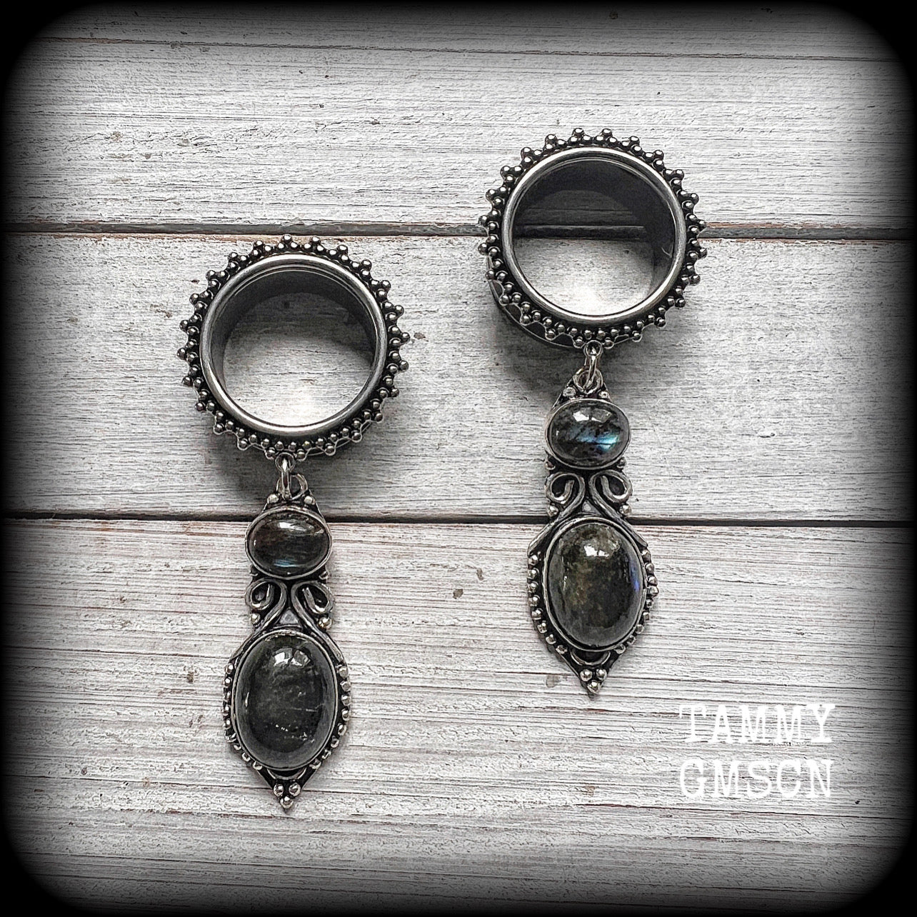 Labradorite ear weights Gemstone gauged earrings 25mm ear weights Body jewelry Gemstone tunnels 6g 2g 0g 00g 1/2 9/16 5/8 3/4 7/8 1 1.10 1.18 Whimsygoth Gothic Ear hangers Tunnel dangles 4mm 6mm 8mm 10mm 12mm 14mm 16mm 19mm 22mm 25mm 28mm 30mm