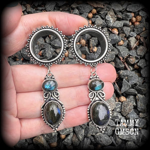 Labradorite ear weights Gemstone gauged earrings 25mm ear weights Body jewelry Gemstone tunnels 6g 2g 0g 00g 1/2 9/16 5/8 3/4 7/8 1 1.10 1.18 Whimsygoth Gothic Ear hangers Tunnel dangles 4mm 6mm 8mm 10mm 12mm 14mm 16mm 19mm 22mm 25mm 28mm 30mm