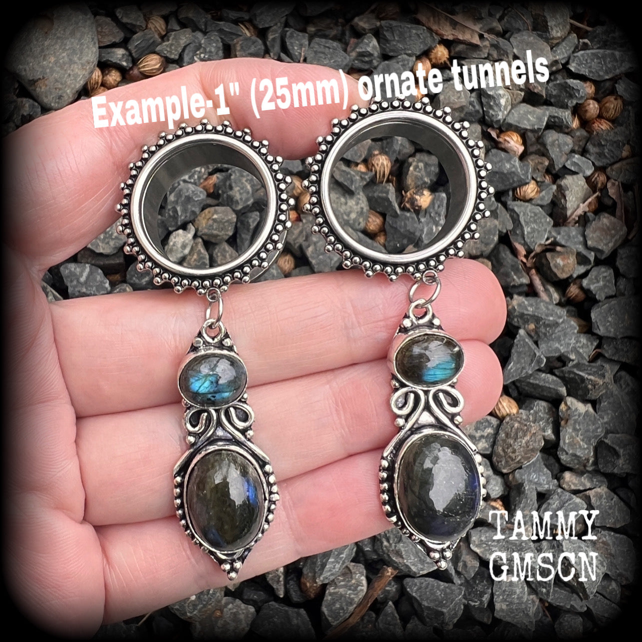 Labradorite ear weights Gemstone gauged earrings 25mm ear weights Body jewelry Gemstone tunnels 6g 2g 0g 00g 1/2 9/16 5/8 3/4 7/8 1 1.10 1.18 Whimsygoth Gothic Ear hangers Tunnel dangles 4mm 6mm 8mm 10mm 12mm 14mm 16mm 19mm 22mm 25mm 28mm 30mm