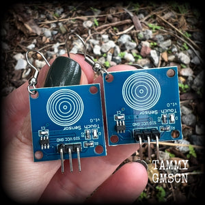 These awesome cyberpunk circuit board earrings measure just under 5 cms from tip to tip, and weigh only a few grams each, these are lovely and lightweight and not too dangly. This pair has been made on stainless steel french hooks.