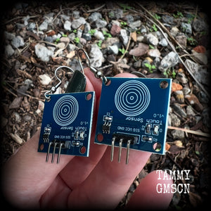 These awesome cyberpunk circuit board earrings measure just under 5 cms from tip to tip, and weigh only a few grams each, these are lovely and lightweight and not too dangly. This pair has been made on stainless steel french hooks.